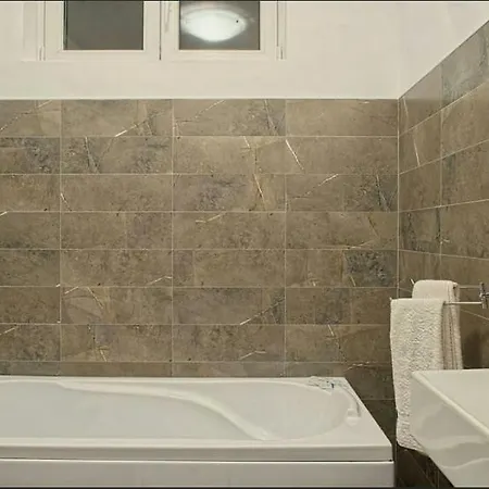 Cosy Ultracentral Апартаменти *